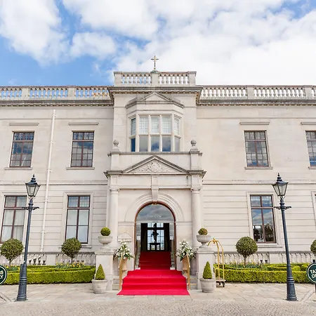 St Helens Hotel, Hotel