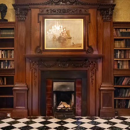 St Helen's Hotel, Szálloda