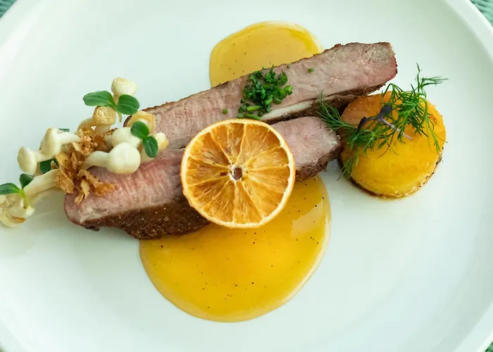 St Helen's Hotel, Szálloda